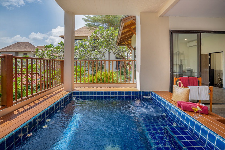 Deluxe Room with Plunge Pool