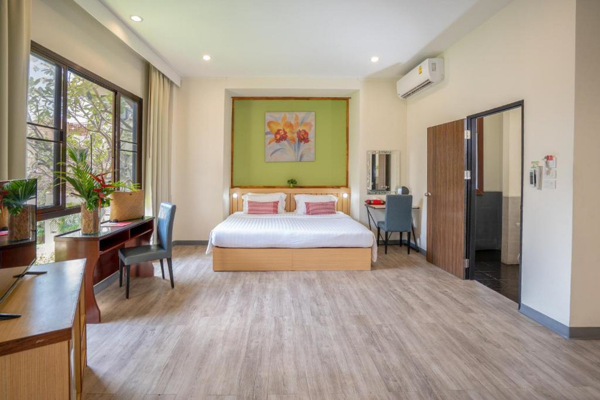 Deluxe Room with Plunge Pool