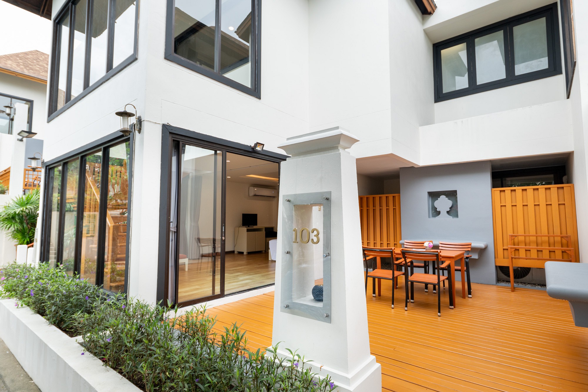 Two Bedrooms Duplex Pool Side